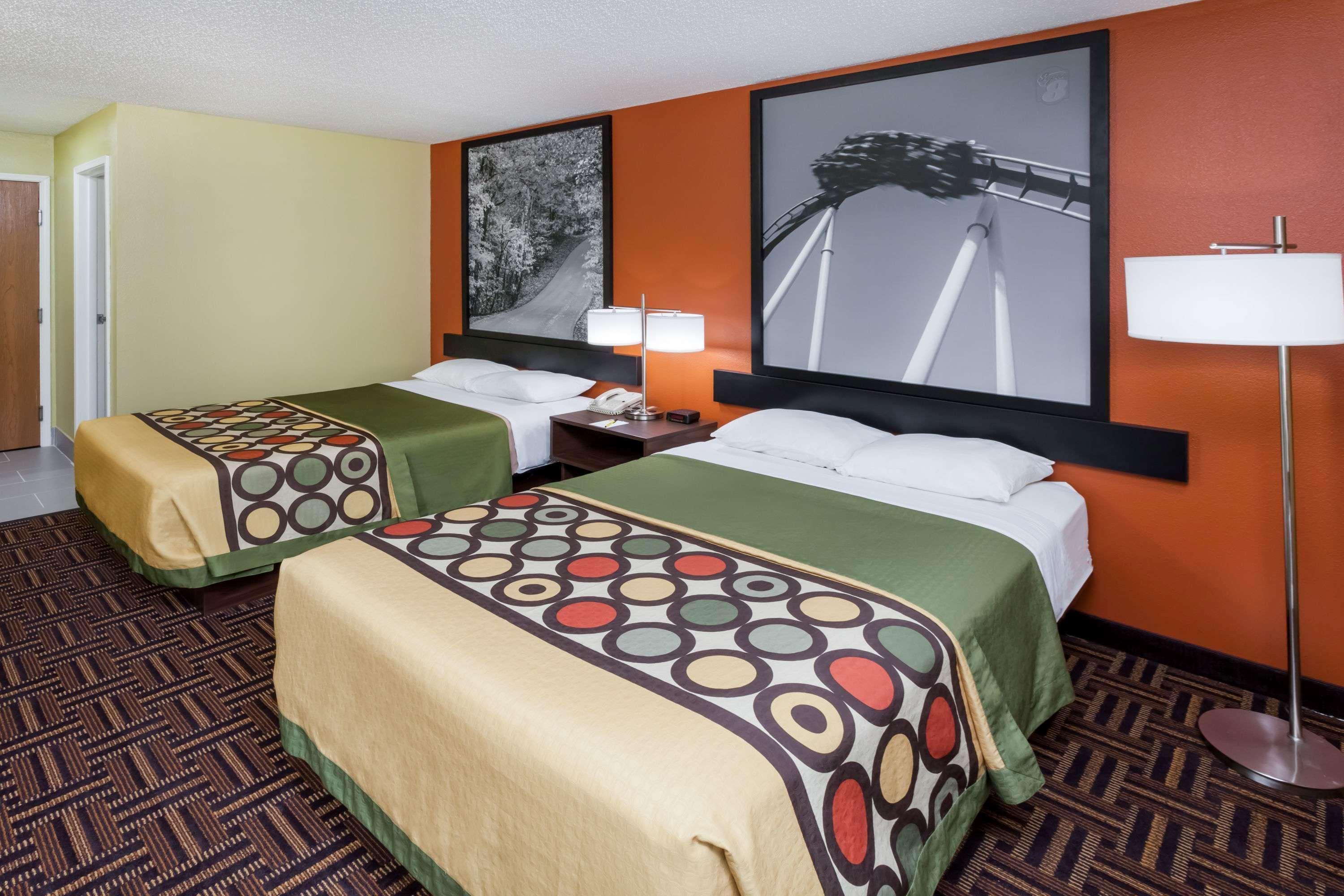 Super 8 By Wyndham Rochester Eksteriør billede