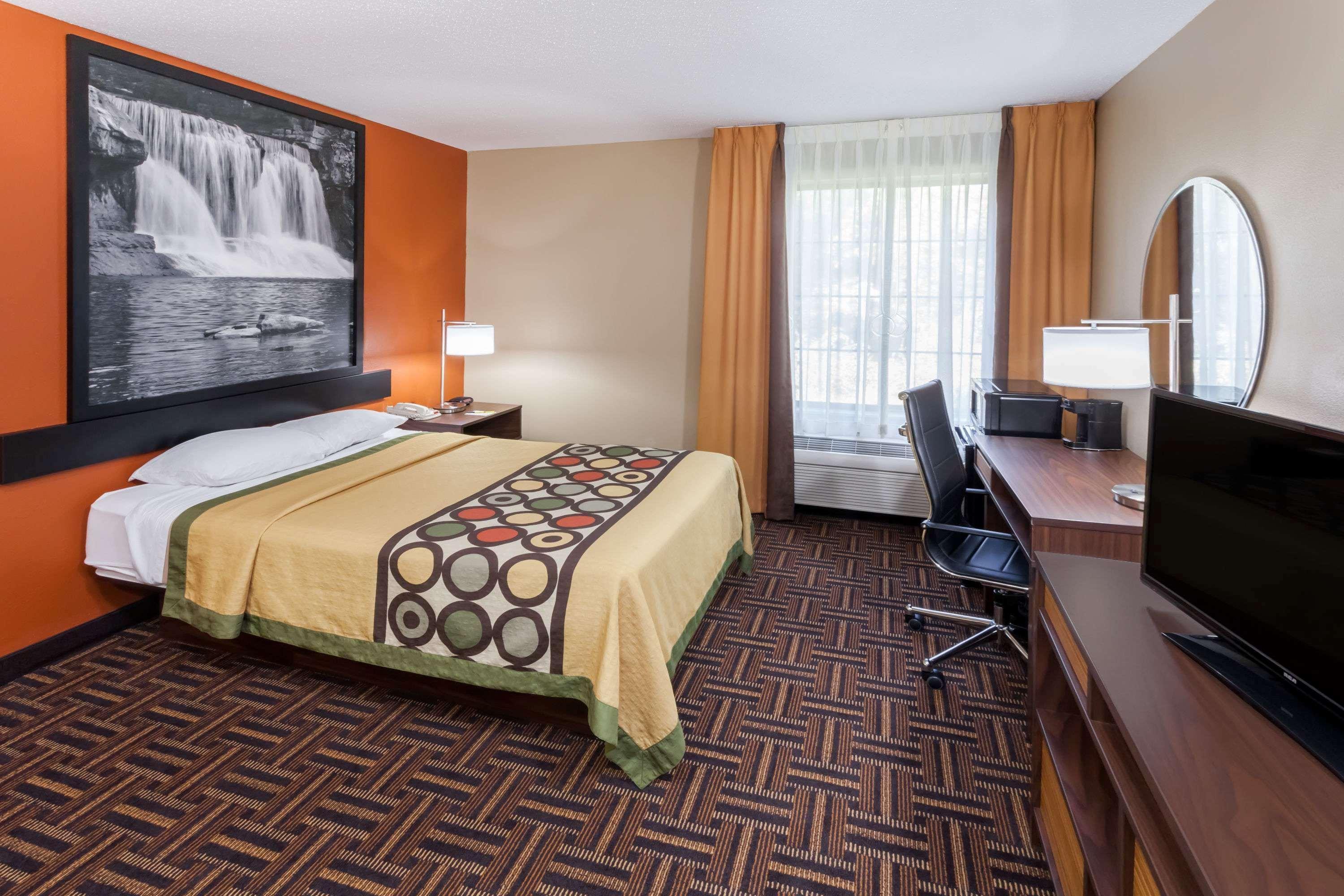 Super 8 By Wyndham Rochester Eksteriør billede